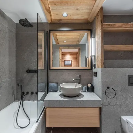 Duplex Chic Aux Pieds Avec Parking Et Balcon A Meribel - Fr-1-565-138