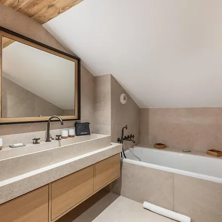 Duplex Chic Aux Pieds Avec Parking Et Balcon A Meribel - Fr-1-565-138 Lejlighed Les Allues